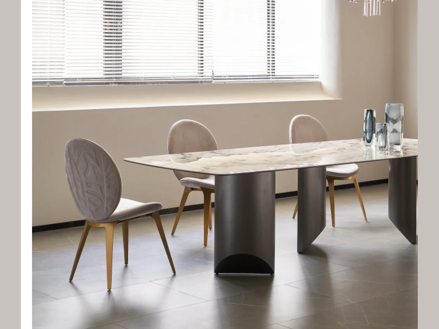 DT721 Dining Table